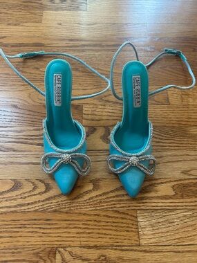 Cape Robbin Turquoise Bow Heeled Shoes Size 7